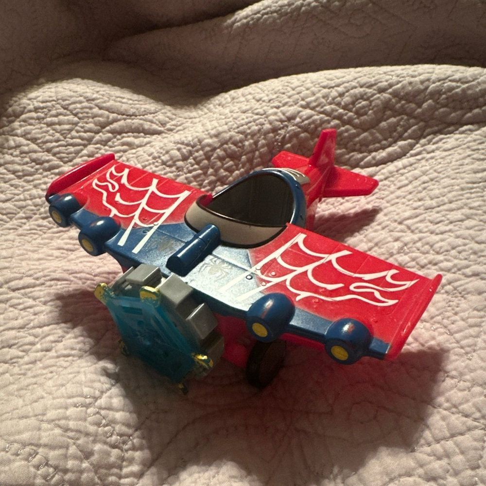 2011 Spider-Man Marvel Playskool Heroes Stunt Wing Spider Plane